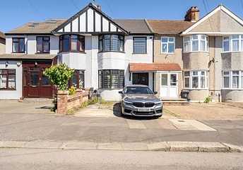 3 bedroom house for sale - Dunspring Lane, Ilford, IG5 - Property View 1