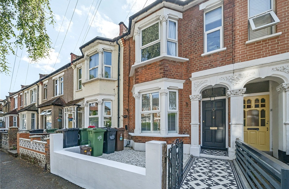 3 bedroom house for sale - Scotts Road, London, E10 - Property View 1