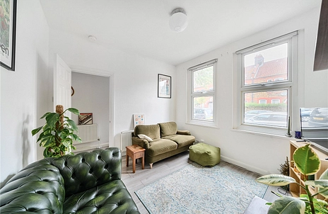 2 bedroom apartment for sale - Clementina Road, London, E10 - Property View 3