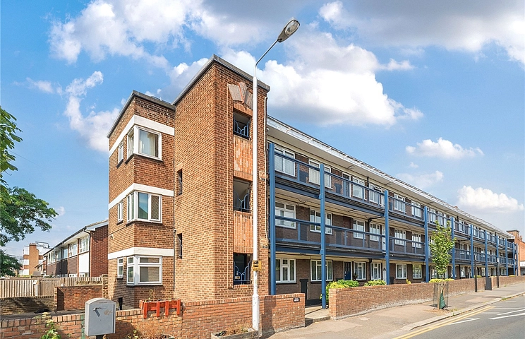 1 bedroom apartment for sale - Essex Road South, London, E11 - Property View 1