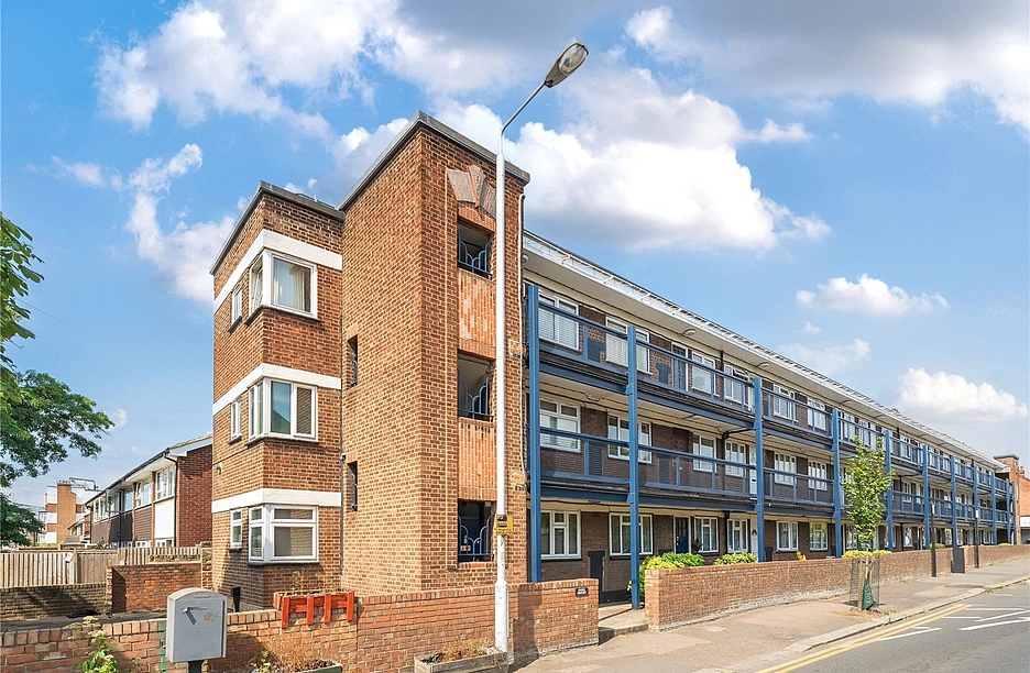 1 bedroom apartment for sale - Essex Road South, London, E11 - Property View 1