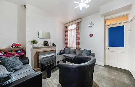 3 bedroom house for sale - Skeltons Lane, London, E10