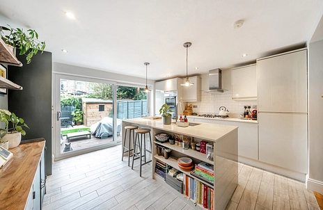 3 bedroom house for sale - Downsfield Road, London, E17