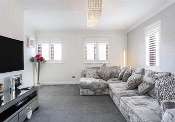 2 bedroom apartment for sale - Cedar Close, Buckhurst Hill, IG9 - Property View 1