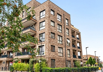 3 bedroom apartment for sale - Troubridge Square, London, E17 - Property View 1