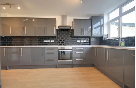 3 bedroom house for sale - Overton Road, Leyton, E10