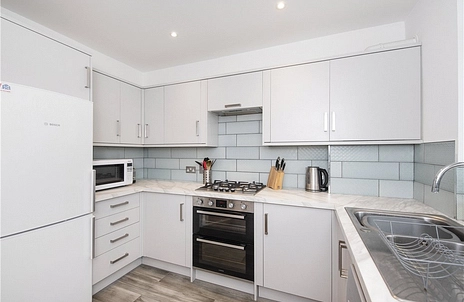3 bedroom apartment for sale - Kelmscott Gardens, London, W12