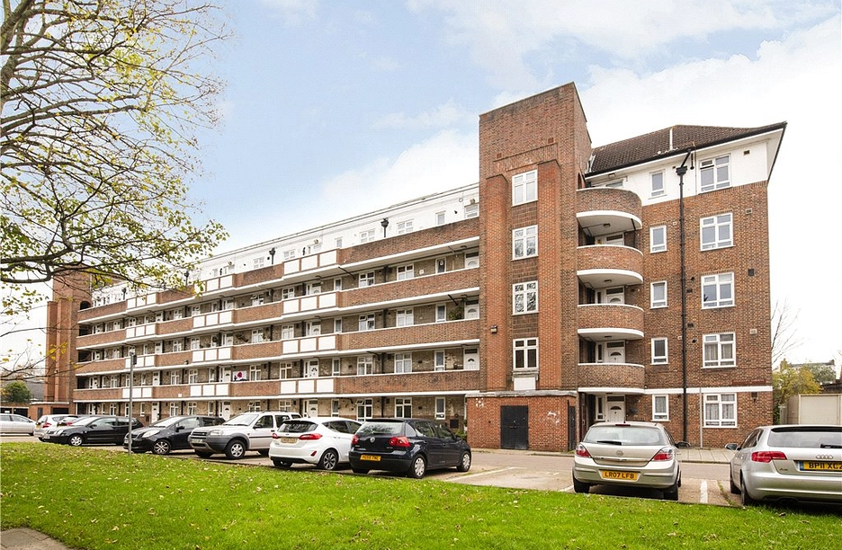 3 bedroom apartment for sale - Kelmscott Gardens, London, W12