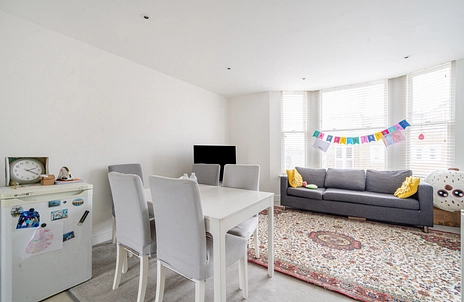 3 bedroom apartment for sale - Askew Road, London, W12