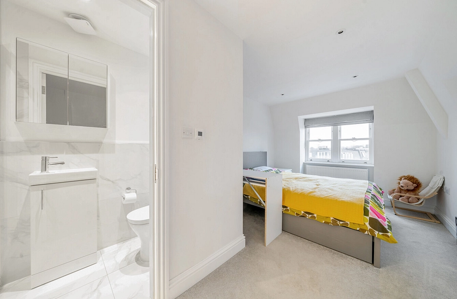 3 bedroom apartment for sale - Askew Road, London, W12