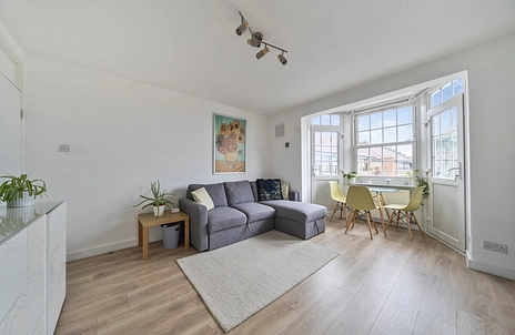 3 bedroom apartment for sale - Emlyn Gardens, London, W12