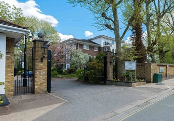 studio for sale - Brompton Park Crescent, London, SW6