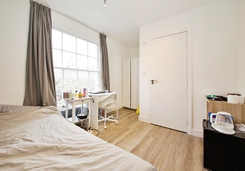 property to rent - Flat 8 61 Bayham Street, London, NW1