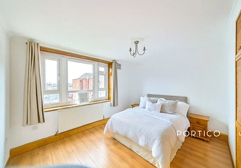 3 bedroom property to rent - Pakington House, Stockwell Gardens Estate, London, SW9 - Property View 1