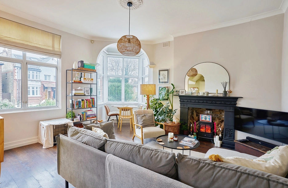 2 bedroom apartment to rent - Knollys Road, Streatham, London, SW16