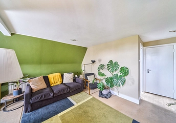 2 bedroom apartment to rent - Valley Road, London, SW16 - Property View 1