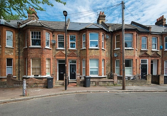 3 bedroom apartment to rent - Glenelg Road, London, SW2 - Property View 1