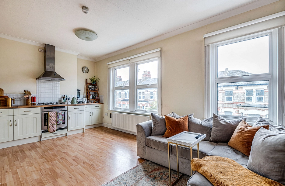 2 bedroom apartment to rent - Sandmere Road, London, SW4 - Property View 1