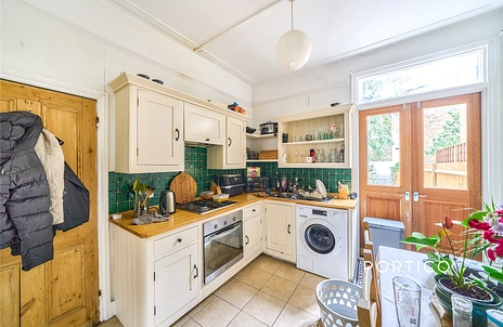 1 bedroom apartment to rent - Dinsmore Road, London, SW12