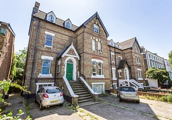 studio to rent - Mount Ephraim Road, London, SW16