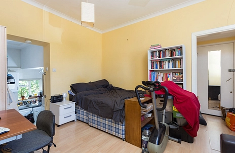 studio to rent - Mount Ephraim Road, London, SW16