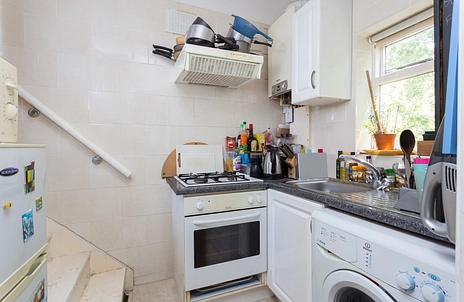 studio to rent - Mount Ephraim Road, London, SW16