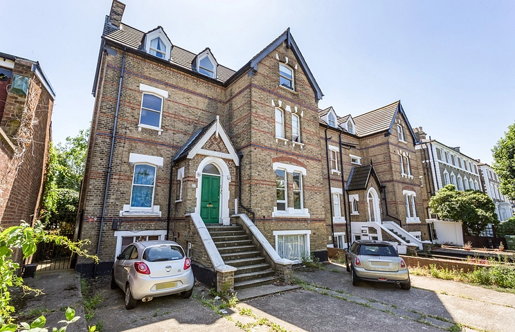 studio to rent - Mount Ephraim Road, London, SW16