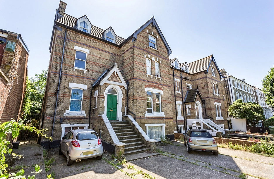 studio to rent - Mount Ephraim Road, London, SW16