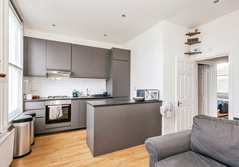 1 bedroom apartment to rent - Elm Park, London, SW2 - Property View 1