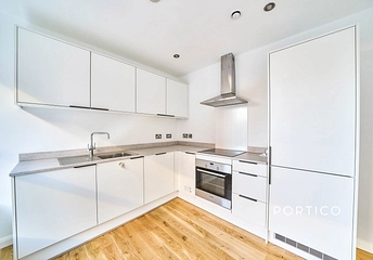 2 bedroom apartment to rent - Streatham High Road, London, SW16 - Property View 1