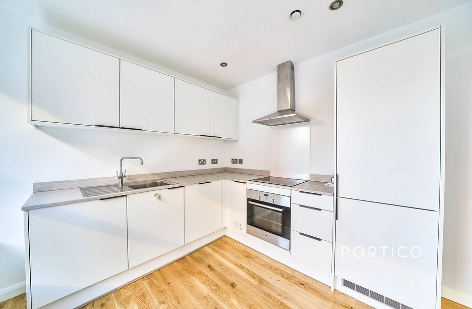 2 bedroom apartment to rent - Streatham High Road, London, SW16 - Property View 1