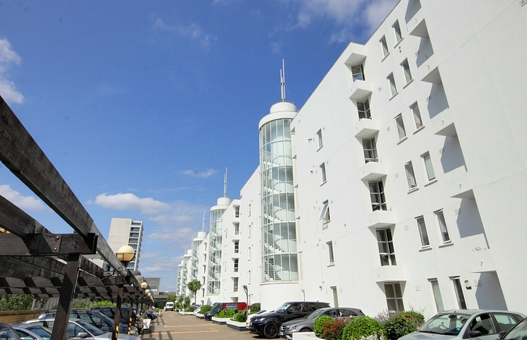 2 bedroom apartment to rent - Barrier Point Road, London, E16 - Property View 1