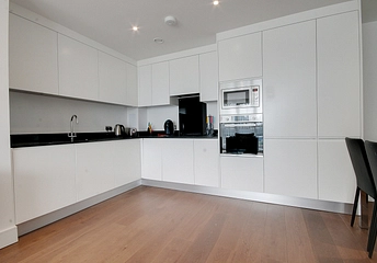 2 bedroom apartment to rent - Gateway Tower, 28 Western Gateway, London, E16 - Property View 1