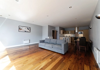 2 bedroom apartment to rent - Western Gateway, London, E16 - Property View 1