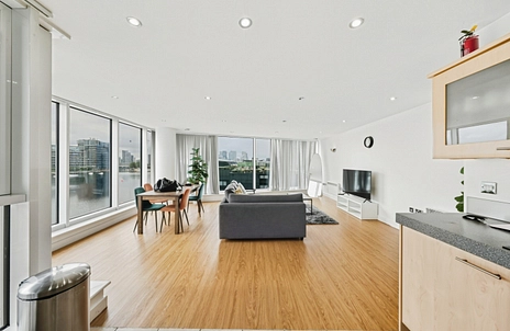 2 bedroom apartment to rent - Western Gateway, London, E16