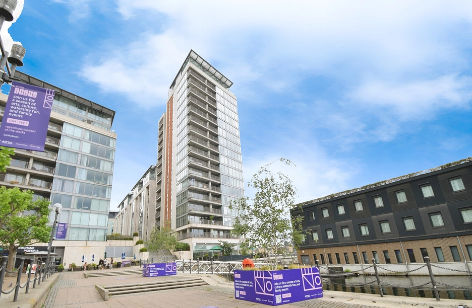 2 bedroom apartment to rent - Western Gateway, London, E16