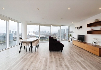 2 bedroom apartment to rent - Western Gateway, London, E16 - Property View 1