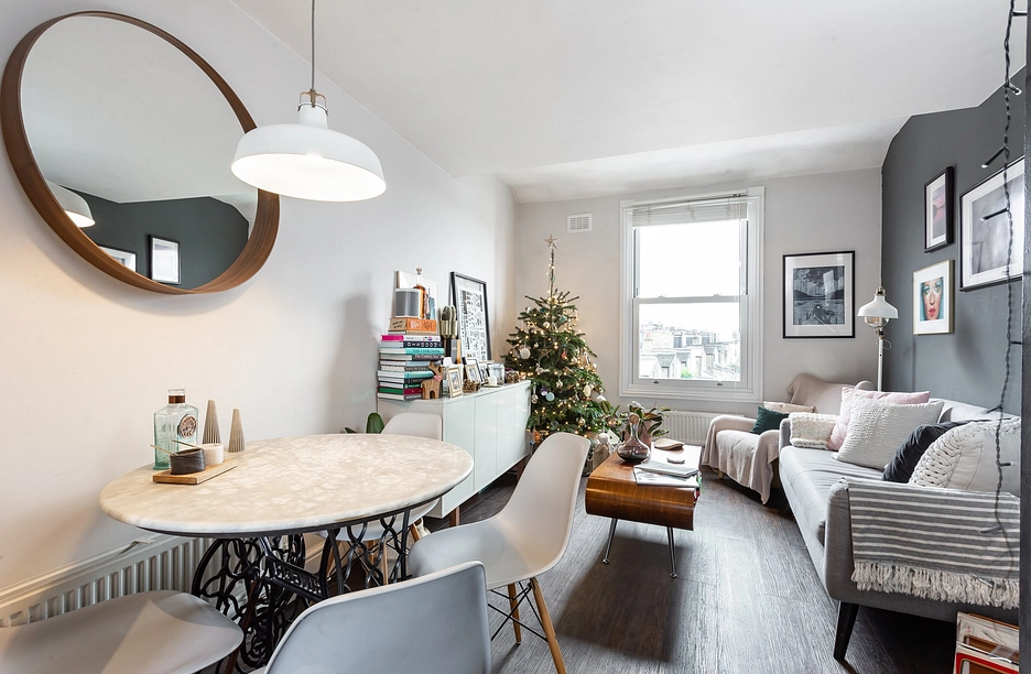 2 bedroom apartment to rent - North Cross Road, London, SE22