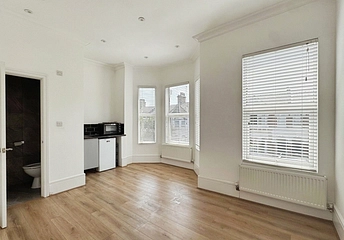 studio to rent - East Dulwich Grove, London, SE22 - Property View 1