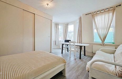 2 bedroom apartment to rent - Talgarth Mansions, Talgarth Road, London, W14