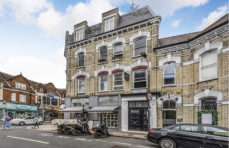 studio to rent - Fulham Road, London, SW6