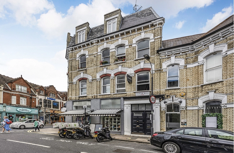 studio to rent - Fulham Road, London, SW6