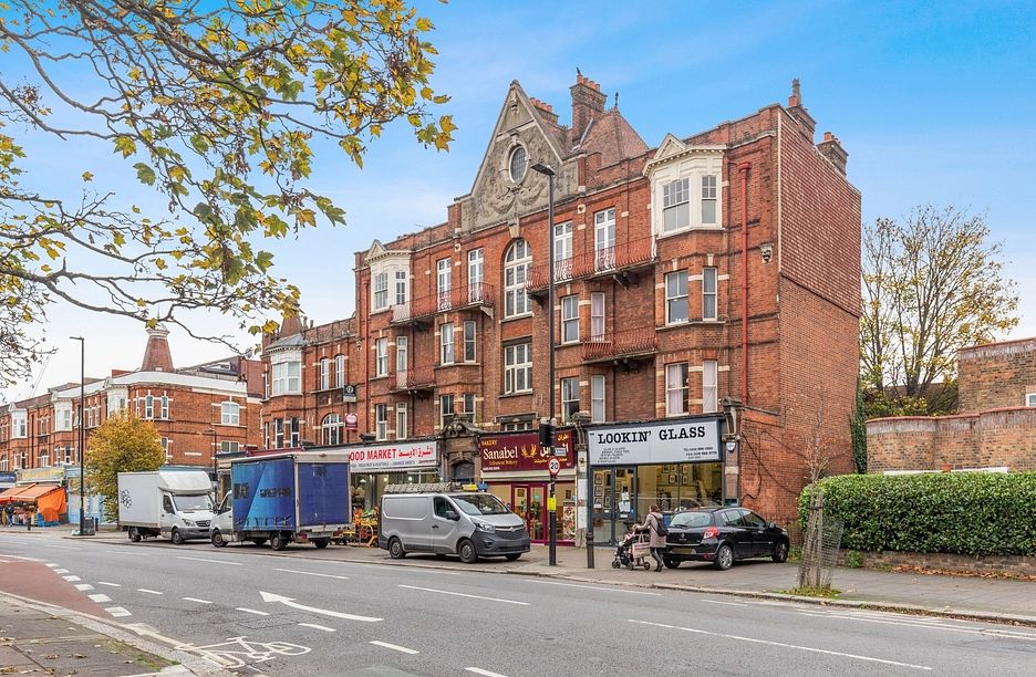 3 bedroom apartment to rent - Holmwood Mansions, Uxbridge Road, London, W3 - Property View 1