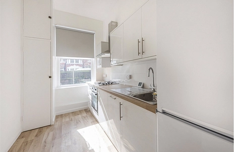 3 bedroom apartment to rent - Claverley Grove, London, N3