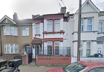 3 bedroom apartment to rent - Rochester Avenue, London, E13 - Property View 1