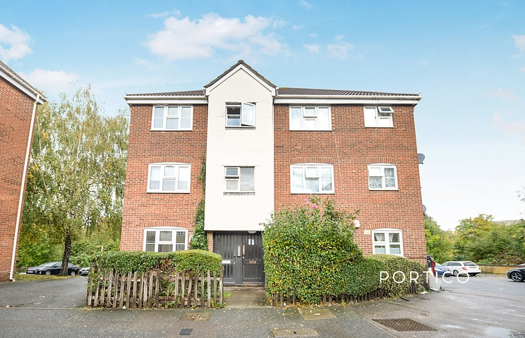 1 bedroom apartment to rent - Butteridges Close, Dagenham, RM9