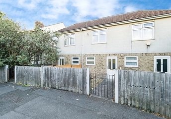 2 bedroom house to rent - Oldchurch Road, Romford, RM7 - Property View 1