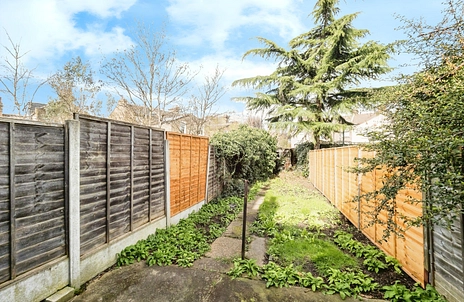 2 bedroom house to rent - Chestnut Avenue, London, E7 - Property View 2