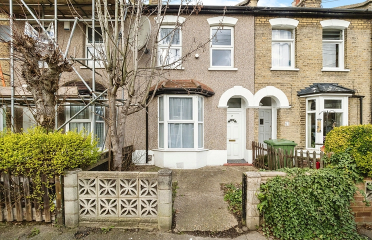 2 bedroom house to rent - Chestnut Avenue, London, E7 - Property View 1