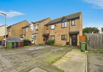 2 bedroom house to rent - Holden Close, Dagenham, RM8 - Property View 1